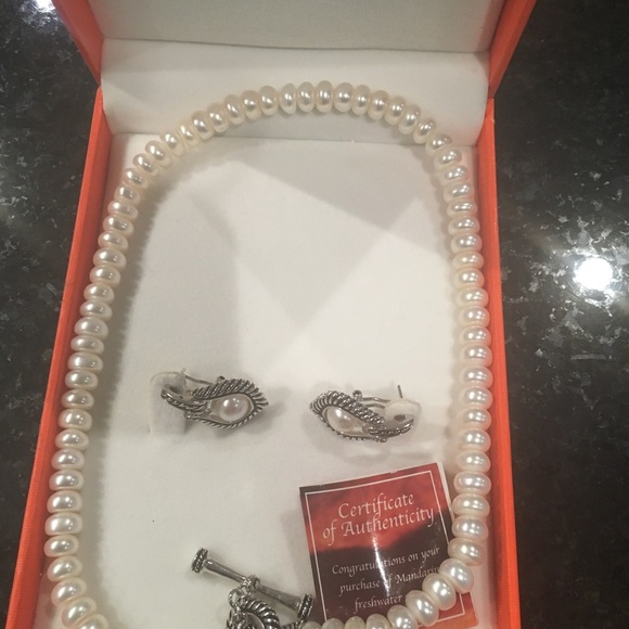 Mandarin Cultured Pearl Necklace and Earings - Picture 5 of 5